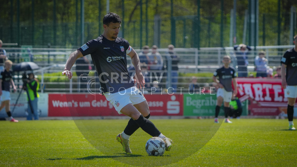 FFußball, Herren, Saison 2025/2026, Regionalliga Nordost, 31. Spieltag, FSV 63 Luckenwalde vs. FSV Zwickau, Sonntag 26.04.2026, Werner-Seelenbinder-Stadion Luckenwalde | Fußball, Herren, Saison 2025/2026, Regionalliga Nordost, 31. Spieltag, FSV 63 Luckenwalde vs. FSV Zwickau, Sonntag 26.04.2026, Werner-Seelenbinder-Stadion Luckenwalde, Im Bild: Sonny Ziemer (Zwickau) - Realisiert mit Pictrs.com