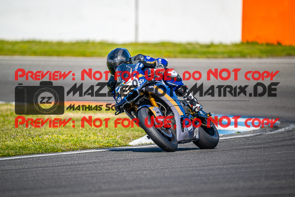 MaZZes_FotoMatrix_230410_5021 | ROT