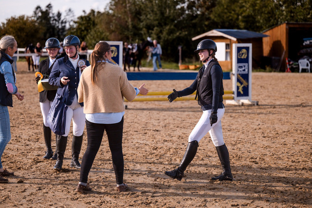 2026_10_03_Siefer-Hof_161754_Z81_94043470 | Professionelle Reitsport-, Turnier- und Eventfotografie von Robert Broda. Galerien mit ausgewählten und bearbeiteten Bildern direkt online ansehen und bestellen.