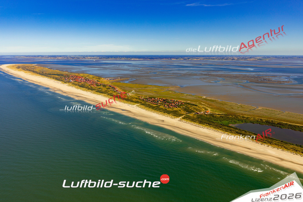 Aktuelles Luftbild von Loog Juist - Die Luftaufnahme wurde 2022 mittels UL-Flugzeug erstellt ( keine Drohne ) - hochauflösende Kamera-Systeme von  Canon -Beste Qualität - Für grossformatige Ausdrucke geeignet. Die Geschenkidee !