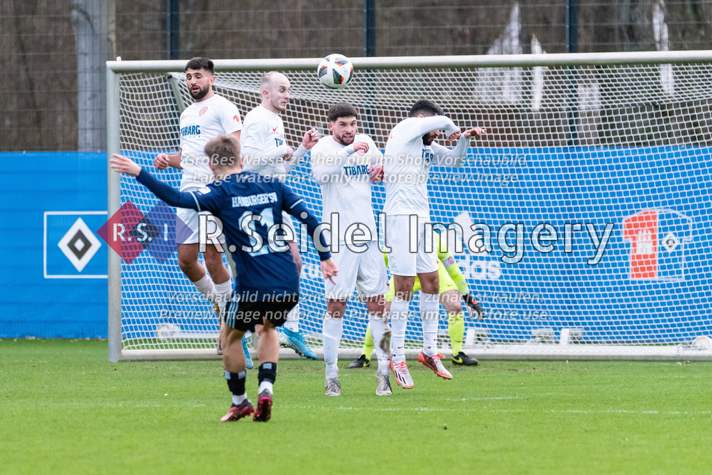 Fußball, Saison 2022/23, Freundschaftsspiel, Hamburger SV II (U21) - Eimsbütteler TV, Trainingsplatz am Volksparkstadion (Hamburg), 28.03.2023 | v.l.n.r.: Bamo Karim Mohamed (#47, ETV), Blerim Qestai (#6, ETV), Can Denis Yildiz (#2, ETV), Hammed Umer Nawaz (#11, ETV)
