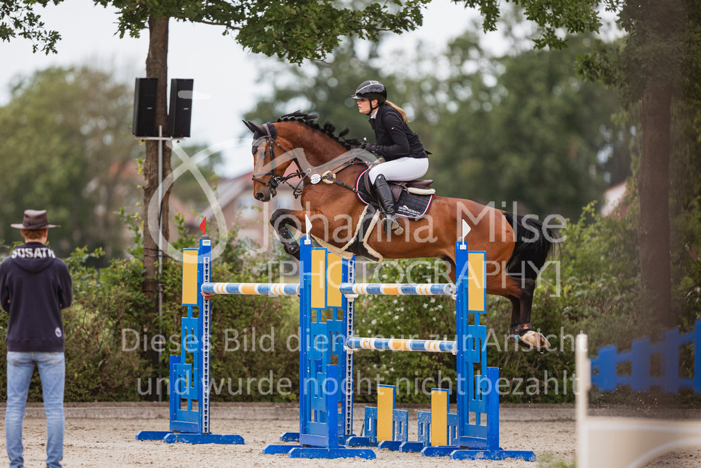 240614_Lemwerder_S1-Springen-533 | Deine schönsten Turniermomente als professionelle Fotos! Entdecke hochwertige Pferdesport-Fotografie im Online-Shop. Jetzt Fotos finden & bestellen!