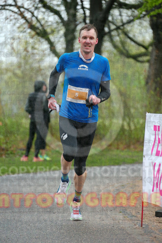 220331_1923_EX1_0638 | Sportfotografie im Rhein-Sieg Kreis, Köln, Bonn, NRW, Rheinland Pfalz, Hessen, etc. Unser Tätigkeitsfeld umfasst den Laufsport vom Volkslauf über den Marathon, Duathlon, Triathon bis zum Ultralauf wie Kölnpfad Ultra oder Schindertrail.