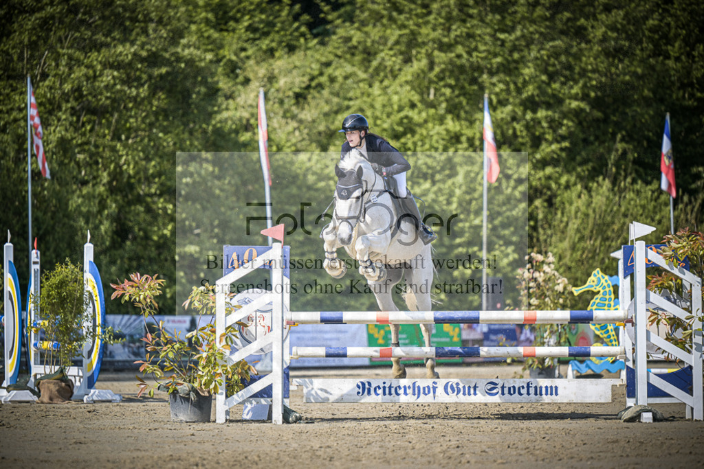 DOS_3504 | Entdecke hochwertige Reitturnierfotos von Foto Oger. Professionell, emotional und authentisch – jetzt Lieblingsmomente im Shop bestellen.Deutschlandweite Turnierfotografie. - Realisiert mit Pictrs.com