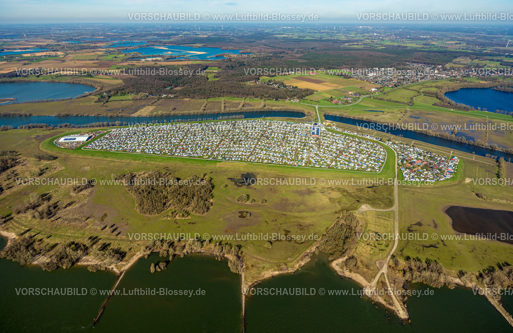 Wesel240311022 | Luftbild, Campingplatz Grav Insel am Fluss Rhein, Fernsicht mit Waldgebiet, Flürener Feld, Wesel, Nordrhein-Westfalen, Deutschland
