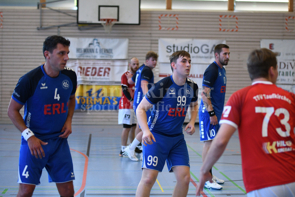 HC Deggendorf : TSV Taufkirchen/Vils | Die Deggendorfer Abwehr hat alles im Blick: Marcel  Meiser  (HC Deggendorf  #99) - Realisiert mit Pictrs.com