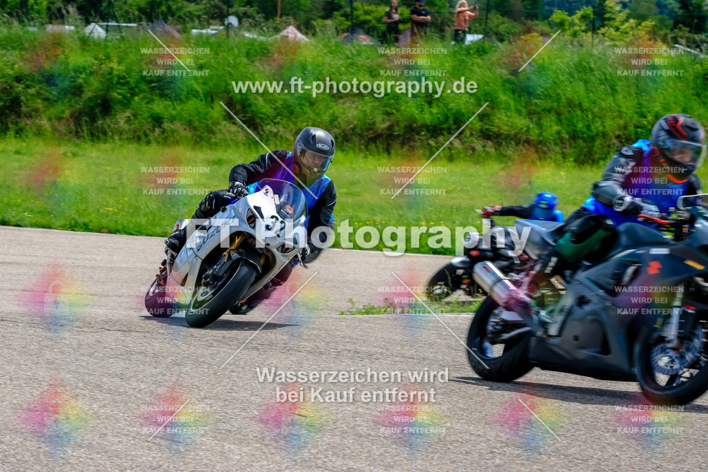 MotoTeam-9941 | Hier findet Ihr Bilder von Touristenfahrten auf der Nürburgring Nordschleife oder von anderen Veranstaltungen die ich besucht habe. Viel Spass beim Durch Schauen 