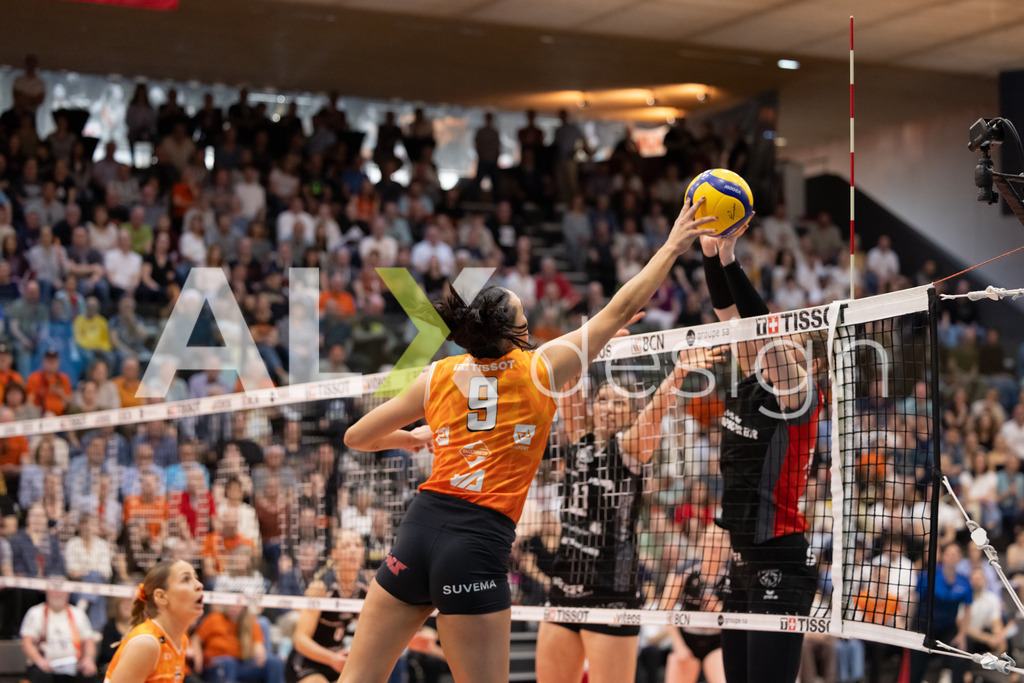 Volleyball I Frauen I Saison 2025-2026 I Volleyball NLA | Women I  Playoffs Finals 1/5 I viteos NUC - VC Kanti Schaffhausen I 06.04.2026 | 9 Maia Dvoracek (USA) (Viteos NUC) – Diagonal - Realisiert mit Pictrs.com