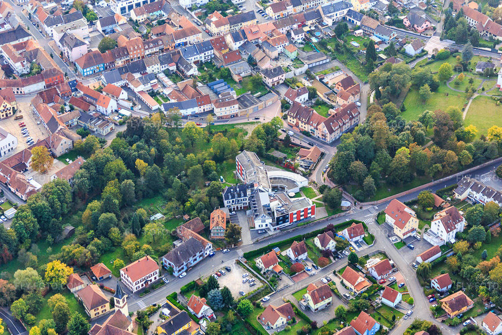 Aerial view: THE DEACONATE in Bischwiller in the state Bas-Rhin, France. – Photo: IMG_074304.jpg taken on 10/04/2014 by Werner Riehm/FLY-FOTO.com – Resolution of the original: 5251 x 3501 px – EHPAD Maison « Le Diaconat » de Bischwiller - Sonnenhof - Fondation protestante