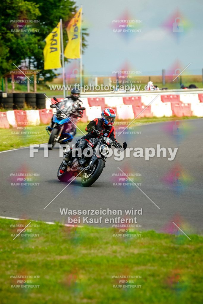 VBK-4498 | Hier findet Ihr Bilder von Touristenfahrten auf der Nürburgring Nordschleife oder von anderen Veranstaltungen die ich besucht habe. Viel Spass beim Durch Schauen 