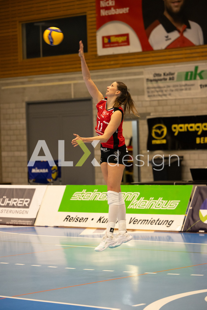 Volleyball I Frauen I Saison 2025-2026 I CEV Volleyball Challenge Cup 2026 | Women I 16th Finals I VC Kanti Schaffhausen - TJ Ostrava I 03.12.2025 | VC Kanti Schaffhausen - 11 Kateřina Holásková (CZ) – Mitte - Realisiert mit Pictrs.com