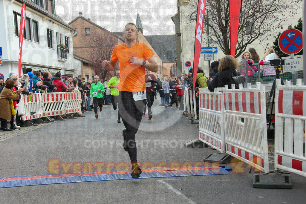 221127_1213_EX1_2135 | Sportfotografie im Rhein-Sieg Kreis, Köln, Bonn, NRW, Rheinland Pfalz, Hessen, etc. Unser Tätigkeitsfeld umfasst den Laufsport vom Volkslauf über den Marathon, Duathlon, Triathon bis zum Ultralauf wie Kölnpfad Ultra oder Schindertrail.