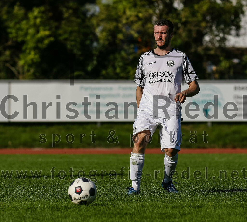 2023-09-09_079_FC_Herzogstadt_II_gegen_SG_Hoerlkofen_Woerth | Erding, Deutschland, 09.09.2023:
Fußball, A-Klassel 2023 / 2024, 6. Spieltag, FC Herzogstadt II gegen SG Hörlkofen/Wörth, Endergebnis: 1:2

Dacian Cozea (FC Herzogstadt, #7)

Foto: Christian Riedel / fotografie-riedel.net