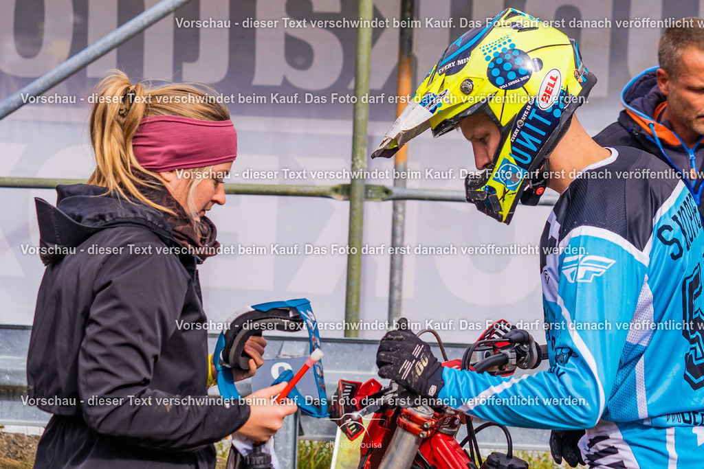10_05_Dreetz-4701 | Sportfotografin aus Berlin-Brandenburg mit Fokus auf Motocross. Ich halte deine sportliche Leistung und echte Emotionen auf und neben der Strecke professionell fest. Entdecke die Fotos von deinem Rennen und bestelle sie direkt hier im Shop.