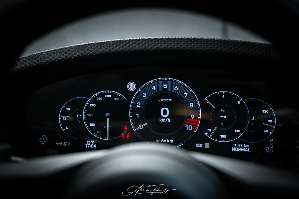 911 GT3 Touring Arlogrünmetallic | Entdecken Sie die faszinierende Welt von Alexander Tschuncky Arts: Kreative Fotografie, atemberaubende Automobilkunst und hochwertiger Bilderdruck. Lassen Sie sich inspirieren! - Realisiert mit Pictrs.com