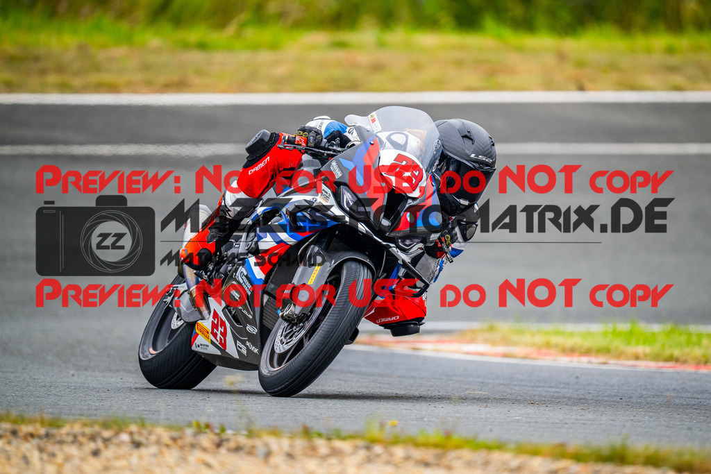 MaZZes_FotoMatrix_240726_6007705_1564 | STK