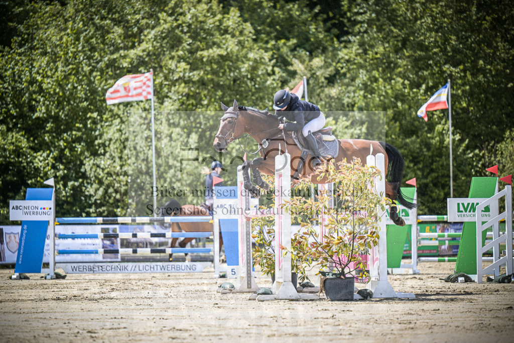 DOS_5756 | Entdecke hochwertige Reitturnierfotos von Foto Oger. Professionell, emotional und authentisch – jetzt Lieblingsmomente im Shop bestellen.Deutschlandweite Turnierfotografie. - Realisiert mit Pictrs.com