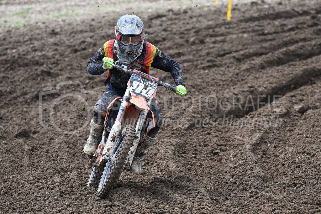 Motocross Schlatt bei Winterthur - 29. April 2023 | #110 Kuhn Sven aus Jonschwil (CH) auf KTM in der Kategorie MX2 am Motocross Schlatt bei Winterthur, 29. April 2023.
Instagram: @mx_schlatt | @mc_wila | @sam_schweiz
Bild: Sportfotografie Markus Aeschimann | www.markus-aeschimann.ch - Realisiert mit Pictrs.com