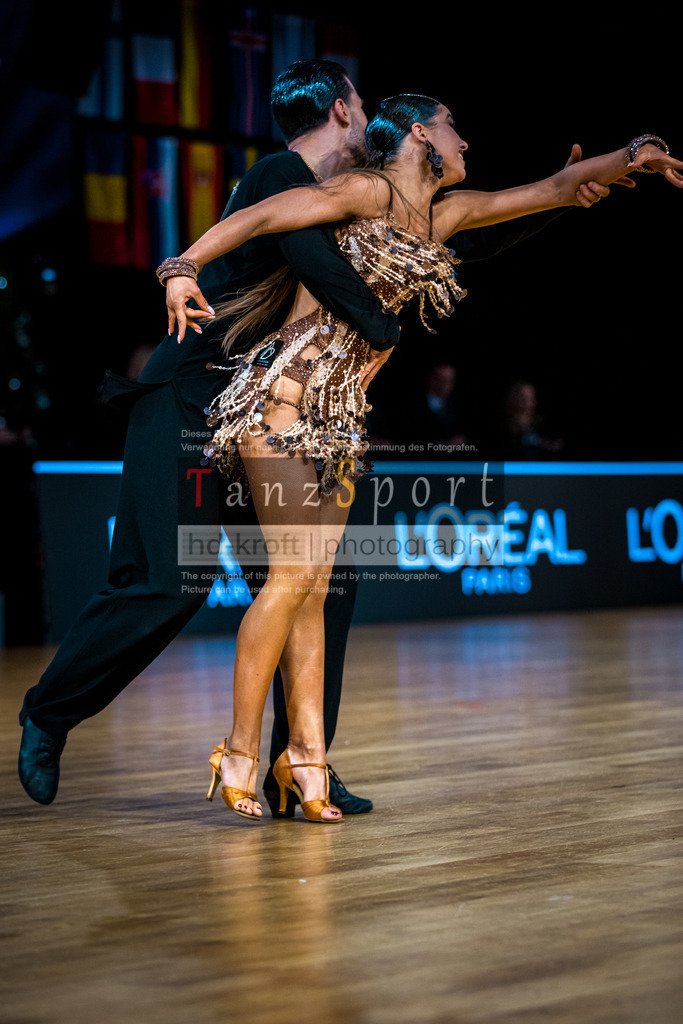 20251213_Baltic-GP_2341-2 | Tanzsportbilder, Standardtanz, Lateintanz, WDSF, DTV, LTVB, dancecomp, goc, hessen tanzt, blaues band der spree, walzer, tango, wiener walzer, slowfox, quickstepp, samba, rumba, cha-cha-cha, paso doble. jive, hd-kroft photography, turniertanzsport