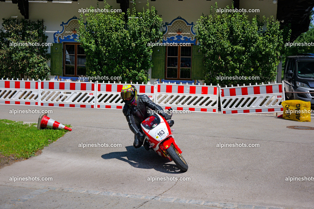 P1036842-2 | Erleben Sie atemberaubende, hochqualitative Fotos Ihrer Fahrt entlang der malerischen Alpenstraßen. Besuchen Sie alpineshots.com, um professionelle Aufnahmen Ihrer unvergesslichen Reise zu finden und zu kaufen - Realisiert mit Pictrs.com
