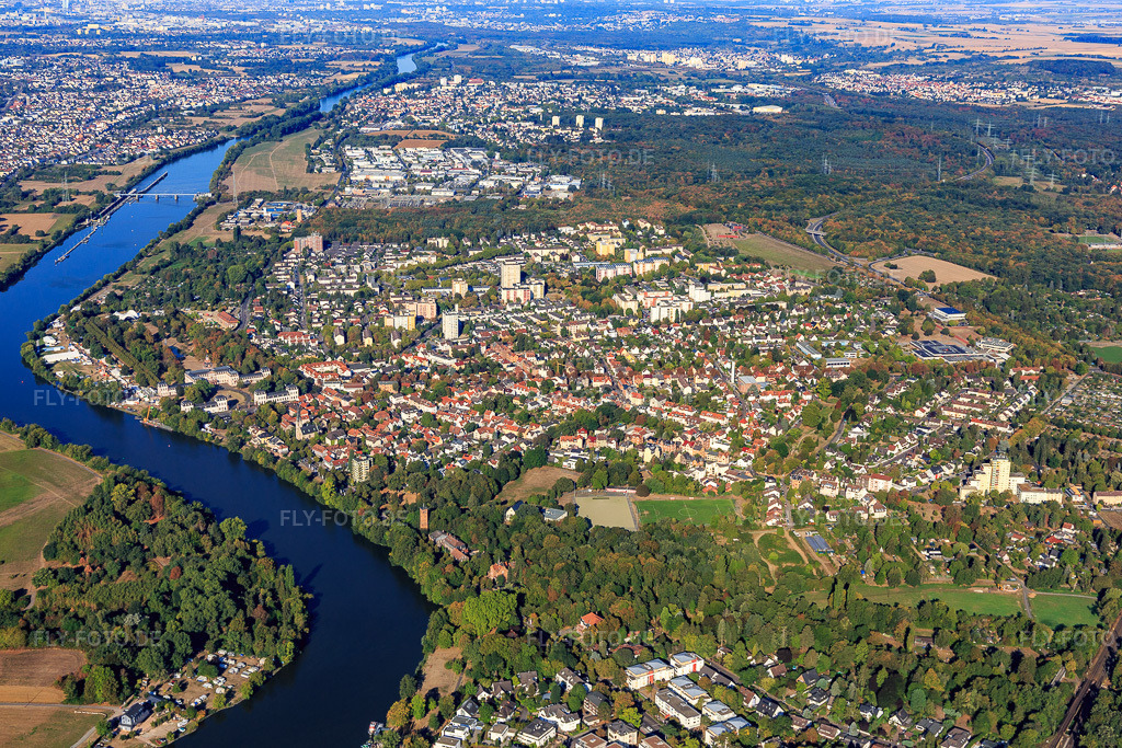 Luftbild: Ortsansicht am Mainufer von Osten im Ortsteil Kesselstadt in Hanau im Bundesland Hessen in Deutschland. Foto: IMG_111036.jpg vom 08.09.2018 durch Werner Riehm/FLY-FOTO.de