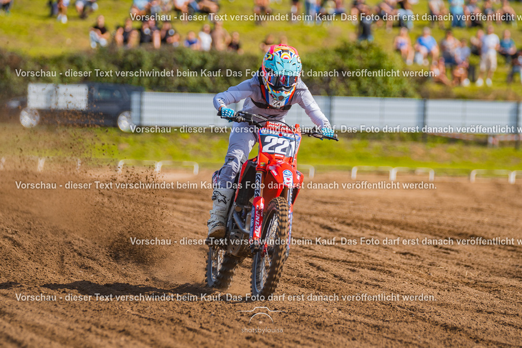 09_20_LM_Schenkenhorst-8868 | Sportfotografin aus Berlin-Brandenburg mit Fokus auf Motocross. Ich halte deine sportliche Leistung und echte Emotionen auf und neben der Strecke professionell fest. Entdecke die Fotos von deinem Rennen und bestelle sie direkt hier im Shop.