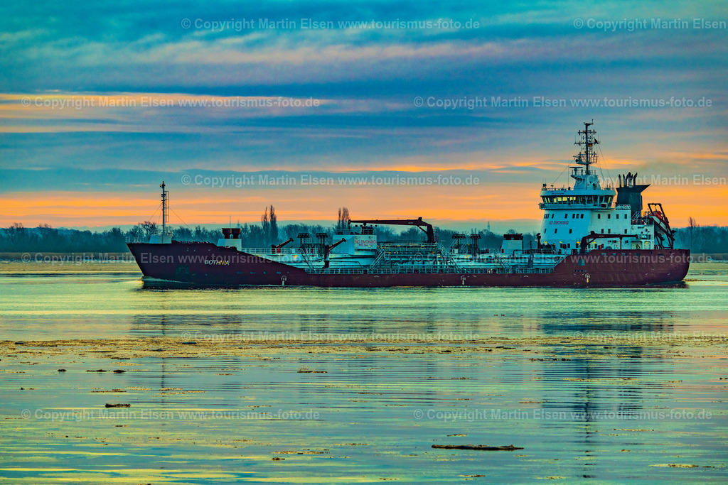 Chemie Tanker Elbe Stadersand Sonnenaufgang_ELS_6301110221 | Fotos aus den Touristenorten aus Norddeutschland. - Realisiert mit Pictrs.com