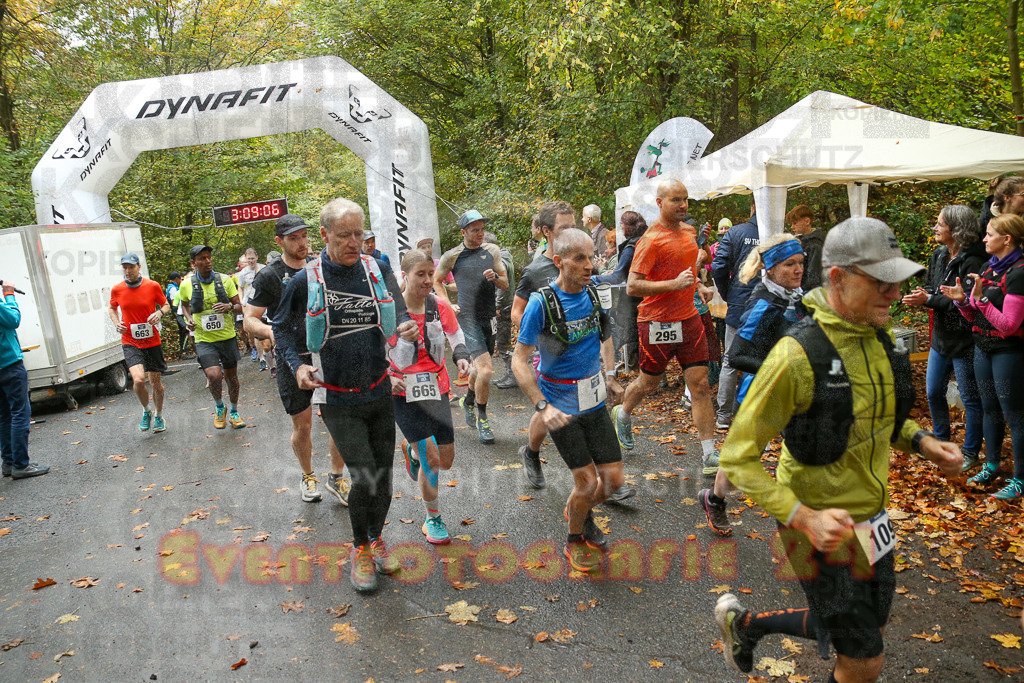 241027_1009_EX1_3614 | Sportfotografie im Rhein-Sieg Kreis, Köln, Bonn, NRW, Rheinland Pfalz, Hessen, etc. Unser Tätigkeitsfeld umfasst den Laufsport vom Volkslauf über den Marathon, Duathlon, Triathon bis zum Ultralauf wie Kölnpfad Ultra oder Schindertrail.