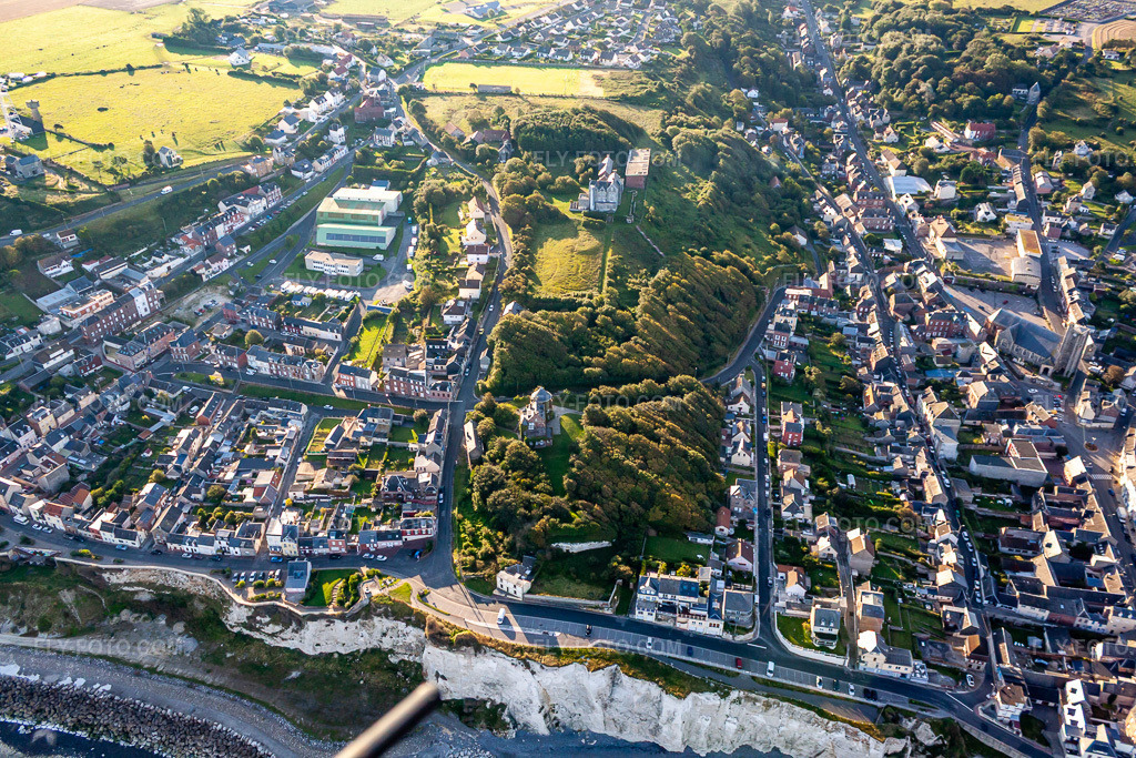 Aerial view: Falaise D Ault in Ault in the state Somme, France.Photo: IMG_70867.jpg taken on 08/24/2014 by Werner Riehm/FLY-FOTO.comResolution of the original: 4752 x 3168 px