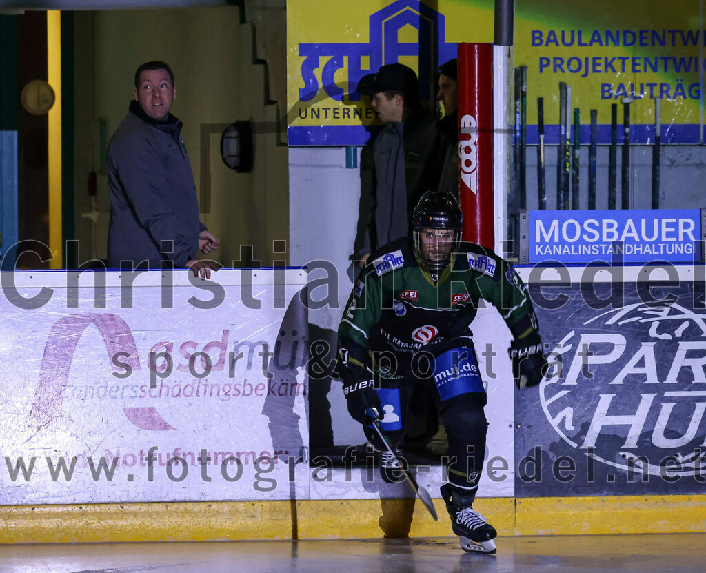2022-12-09_005_TSV_Erding_gegen_EHC_Waldkraiburg | Erding, Deutschland, 09.12.2022:
Eishockey, Bayernliga 2022 / 2023, 19. Spieltag, TSV Erding gegen EHC Waldkraiburg, Endergebnis: 9:2

Foto: Christian Riedel / fotografie-riedel.net