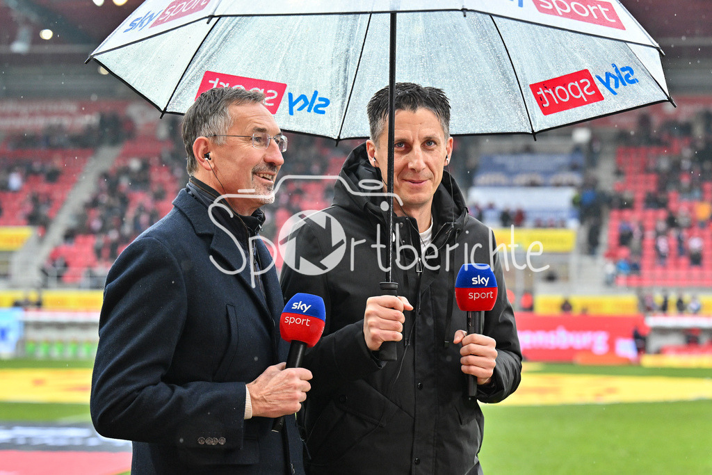 SSV Jahn Regensburg - 1. FC Köln | im bild Achhim BEIERLORZER (links) und Christian KELLER beim Interview mit SKY / 2. Bundesliga: SSV Jahn Regensburg - 1. FC Koen, Jahnstadion am 08.12.2024