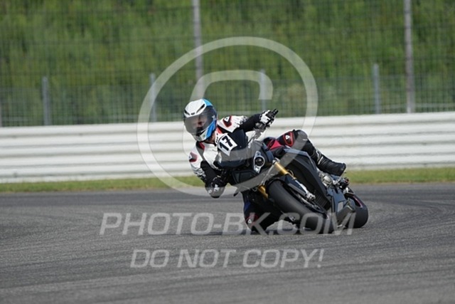 2024_08_05_PBK_13847 | Sportfotografie; SlowMotion; Video; Rennstrecke; Hafeneger; Speer; Racing; RSE; BMW; CBO; Trackday; Motorsportarena; Hockenheimring; Brno; Most; Barcelona; Valencia