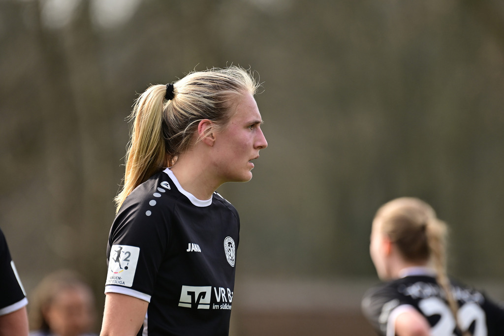 Fußball I Frauen I Saison 2024-2025 I 2. Bundesliga I 19. Spieltag I Hamburger SV - SV 67 Weinberg | Der Sportfotograf. - Realisiert mit Pictrs.com