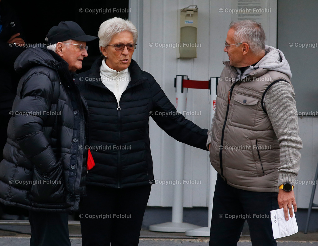 A_LUI_051024_38 | SPORT,FUSSBALL,LL .OST ASKOE OEDT 1B-UFC EFERDING 05.10.2024 IM BILD: V.L.FRANZ GRAD,SILVIA UND RICHARD BIDNER (ALLE OEDT ) ) FOTO:FOTOLUI