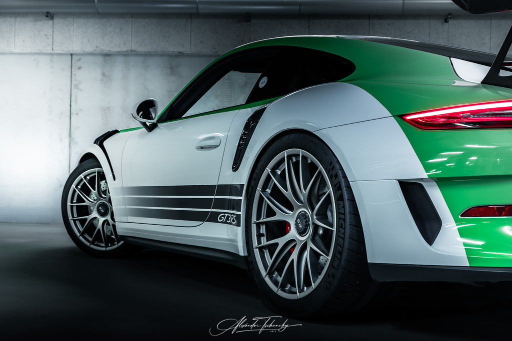 R6AT0250 _Alexander Tschuncky | Entdecken Sie die faszinierende Welt von Alexander Tschuncky Arts: Kreative Fotografie, atemberaubende Automobilkunst und hochwertiger Bilderdruck. Lassen Sie sich inspirieren! - Realisiert mit Pictrs.com
