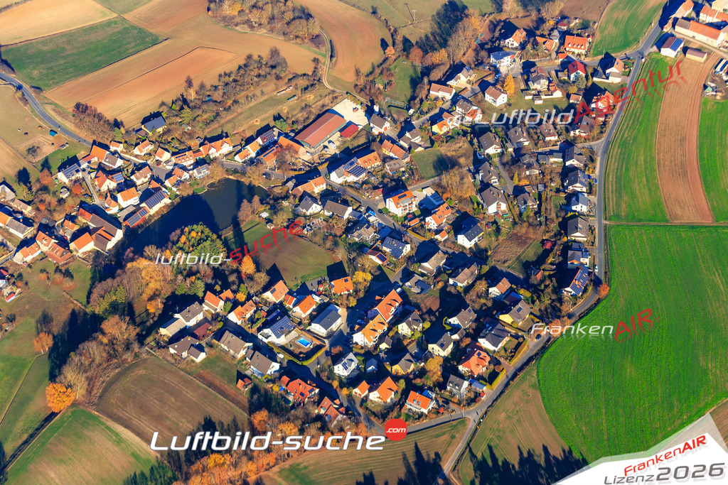 Die Luftbildaufnahme Hartlanden - Stegaurach wurde 2018 mittels Flugzeug (keine Drohne) erstellt. Perfekte Schärfe und Druck- Auflösung- Garantiert!