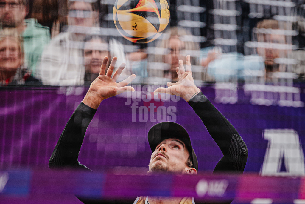 Beachvolleyball | Männer | Allianz German Beach Tour 2026 | Tourstop Düsseldorf | 17.05.2026 | Zuspiel von Lukas Pfretzschner