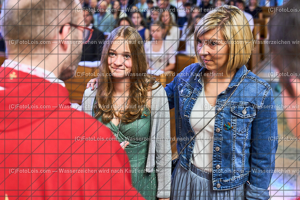 ALP0920_PfarrFirmung Wieselburg_Firmvorgang | (C)FotoLois.com, Alois Spandl, Firmung in der Pfarrkirche Wieselburg mit Generalvikar Dr. Christoph Weiss, Dechant Pfarrer Daniel Kostrzycki und Monignore Franz Dammerer, Sa 15. Juni 2024.