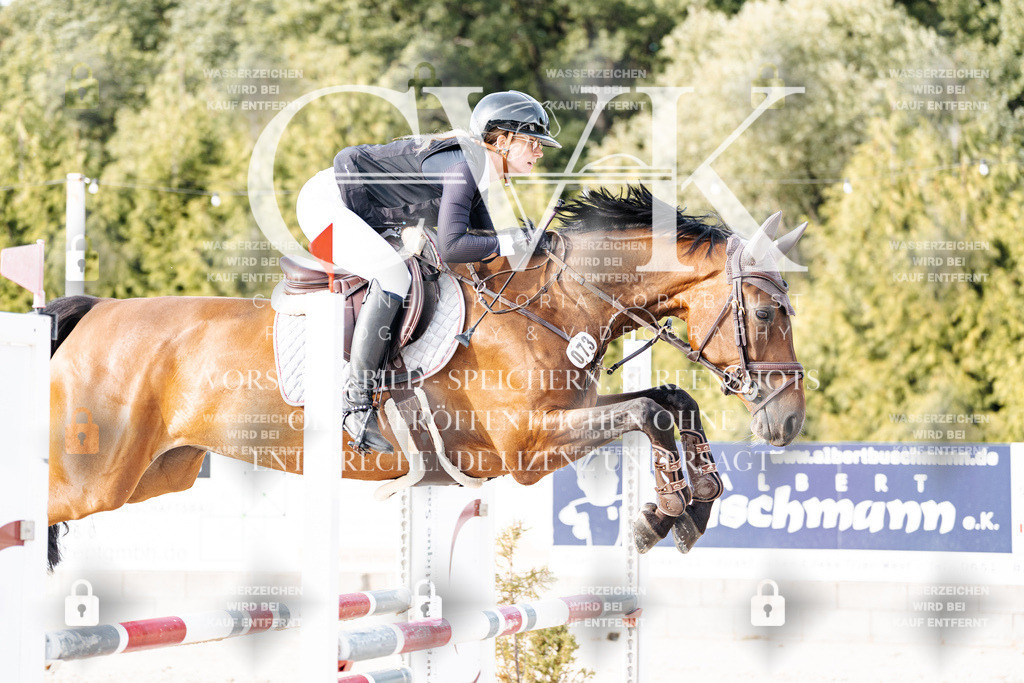 CK906780 | Turnierfotografie Pferdefotografie Trier Rheinland-Pfalz Pferdesport Reitsport Tierfotografie Sportfotografie Pferdevideo Pferdevideografie Equestrianvideography equestrianphotography  - Realisiert mit Pictrs.com