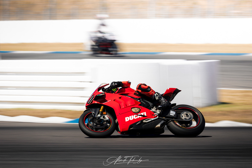 Ducati Trackday Hockenheimring 2026 | Entdecken Sie die faszinierende Welt von Alexander Tschuncky Arts: Kreative Fotografie, atemberaubende Automobilkunst und hochwertiger Bilderdruck. Lassen Sie sich inspirieren! - Realisiert mit Pictrs.com