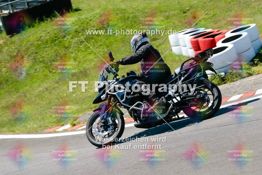 Moto-TeamOBK-22412 | Hier findet Ihr Bilder von Touristenfahrten auf der Nürburgring Nordschleife oder von anderen Veranstaltungen die ich besucht habe. Viel Spass beim Durch Schauen 