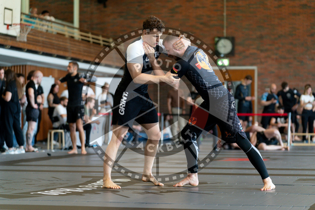 20240608PBB00724 | Fighters compete during the ILLCS VII summer edition luta livre competition in Hannover, Germany, on June 8, 2024.
