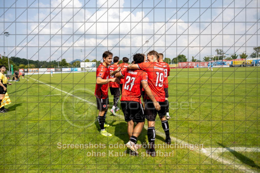 20250816_151336_0609 | #,1.Göppinger SV (rot) vs. FSV 08 Bietigheim-Bissingen (blau), Fußball, Oberliga BW, wfv, 03. Spieltag, Saison 2025/2026, Rasensportplatz Stadion SV Göppingen, Hohenstaufenstr. 116, 73033 Göppingen, 16.08.2025 - 14:00 Uhr,Foto: PhotoPeet-Sportfotografie/Peter Harich
