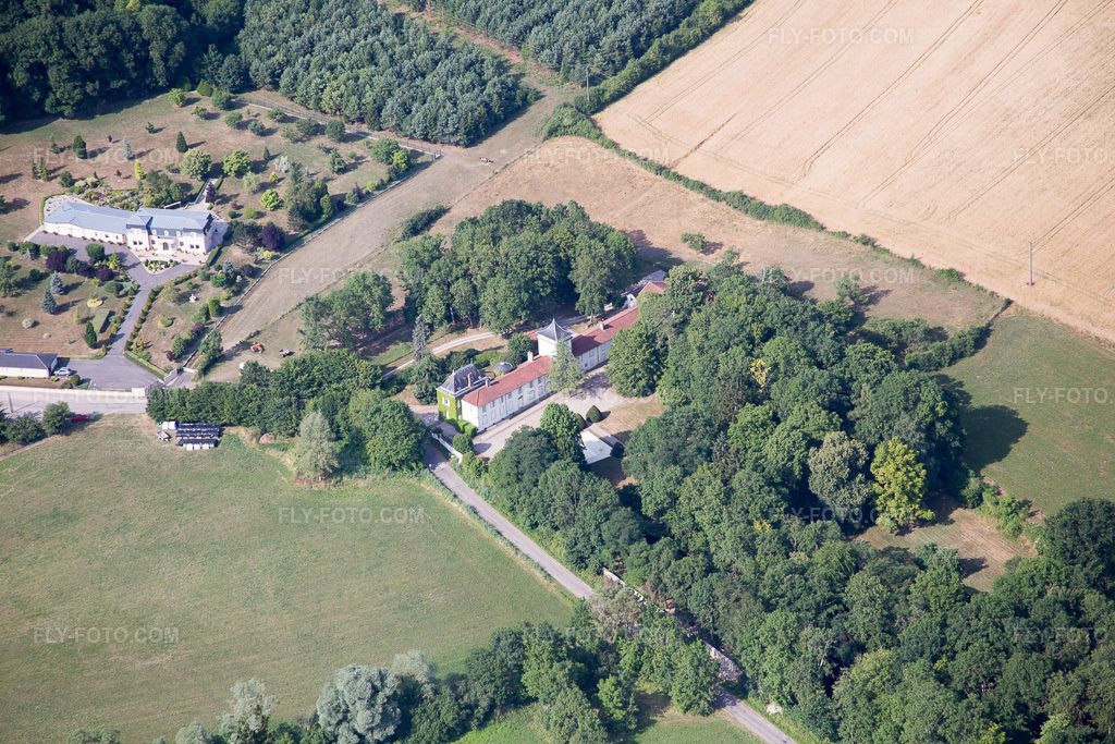 Aerial view: View of the town in Lunéville in the state Meurthe et Moselle, France. – Photo: IMG_083183.jpg taken on 07/11/2015 by Werner Riehm/FLY-FOTO.com – Resolution of the original: 5472 x 3648 px