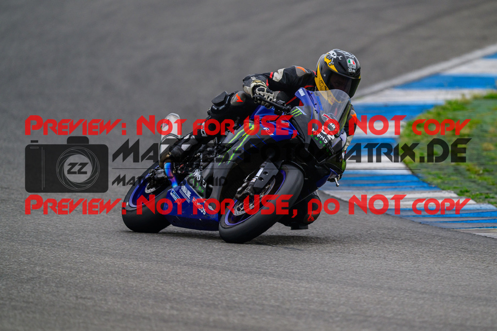 MaZZes_FotoMatrix_240521_6007705_0807 | WEISS