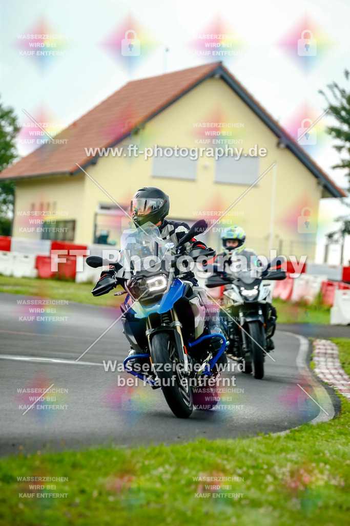 VBK-4052 | Hier findet Ihr Bilder von Touristenfahrten auf der Nürburgring Nordschleife oder von anderen Veranstaltungen die ich besucht habe. Viel Spass beim Durch Schauen 