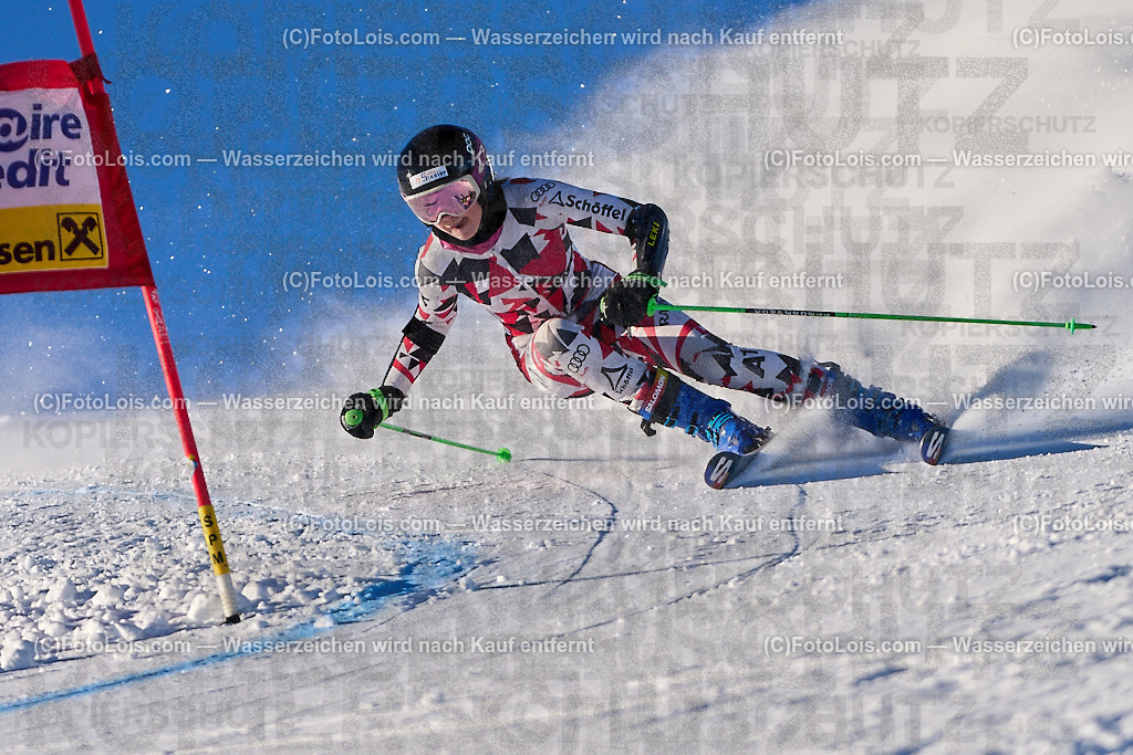 ALP3250_MASTERS-Cup_GS-C Damen_Vorlaeufer | (C)FotoLois.com, Alois Spandl. FIS Masters-Cup Wildschönau, Giant Slalom auf der Piste Schatzberg GS, Siegerehrung auf dem Dorfplatz Niederau, Sa 13. Januar 2024.