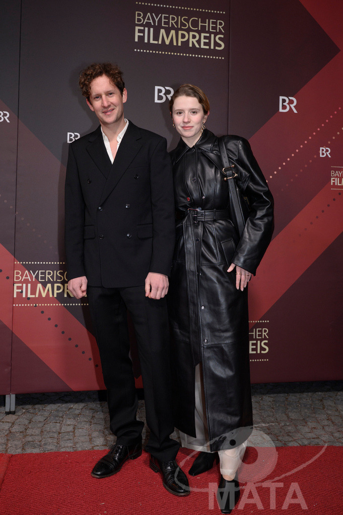 _DWI5105 | Moritz von Treuenfels und Katharina Stark bei der Verleihung des 47. Bayerischen Filmpreises 2026  im Prinzregententheater. München, 23.01.2026 - Realisiert mit Pictrs.com