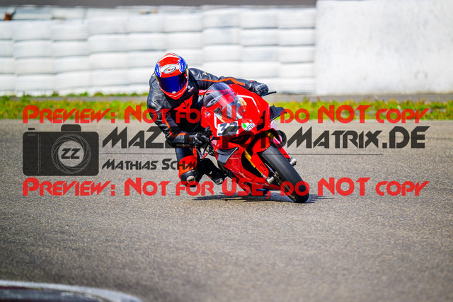 MaZZes_FotoMatrix_240911_6007705_4123 | WEISS