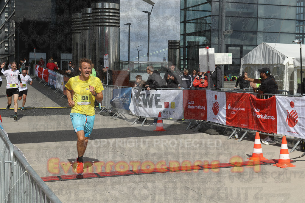 220917_1319_EV9_3210 | Sportfotografie im Rhein-Sieg Kreis, Köln, Bonn, NRW, Rheinland Pfalz, Hessen, etc. Unser Tätigkeitsfeld umfasst den Laufsport vom Volkslauf über den Marathon, Duathlon, Triathon bis zum Ultralauf wie Kölnpfad Ultra oder Schindertrail.